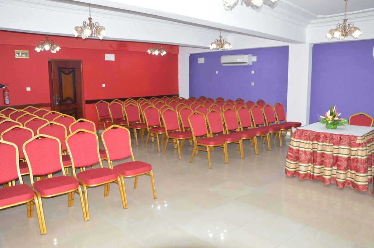 Hotel Vallee Des Princes Duala Zewnętrze zdjęcie