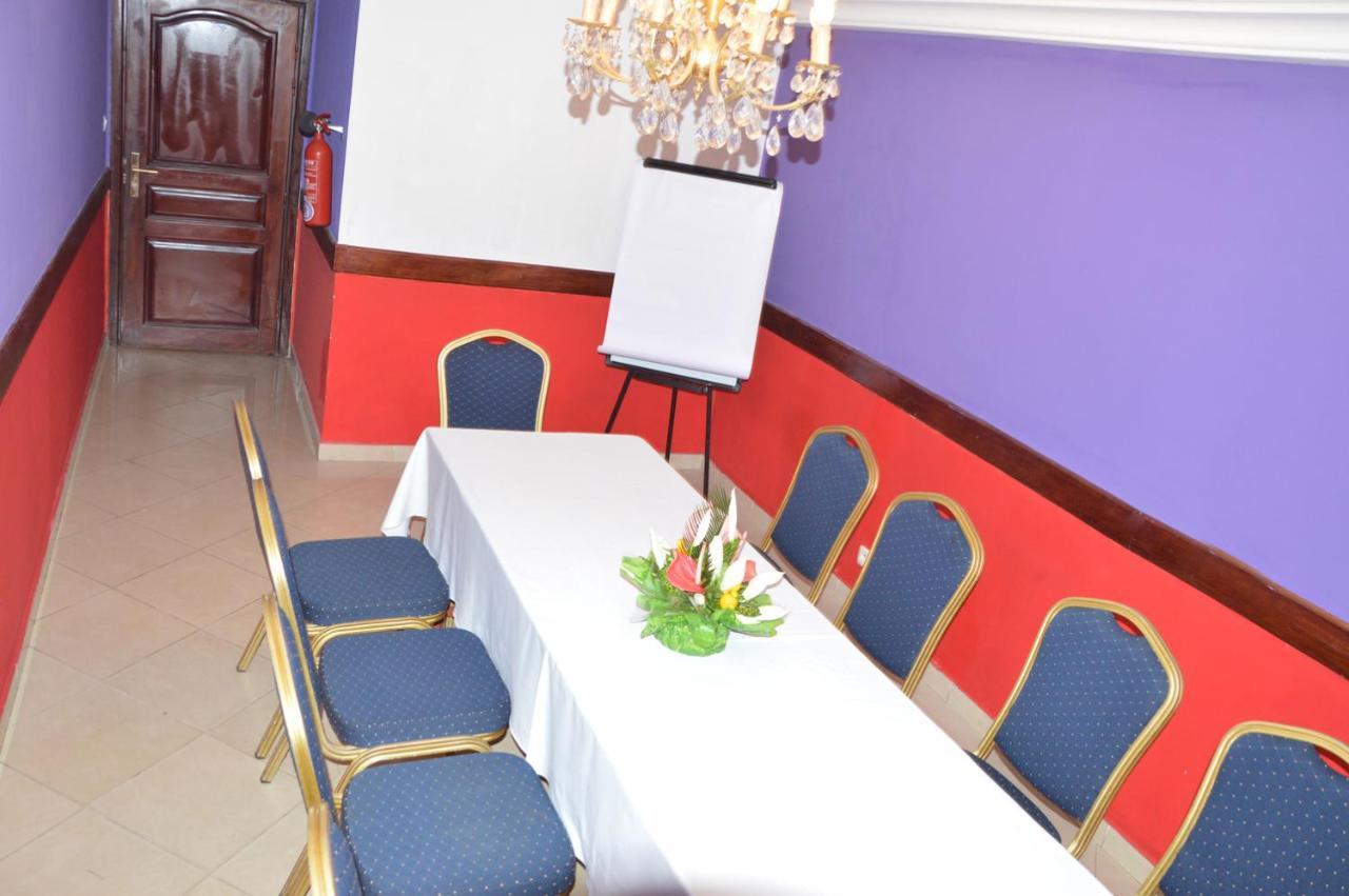 Hotel Vallee Des Princes Duala Zewnętrze zdjęcie