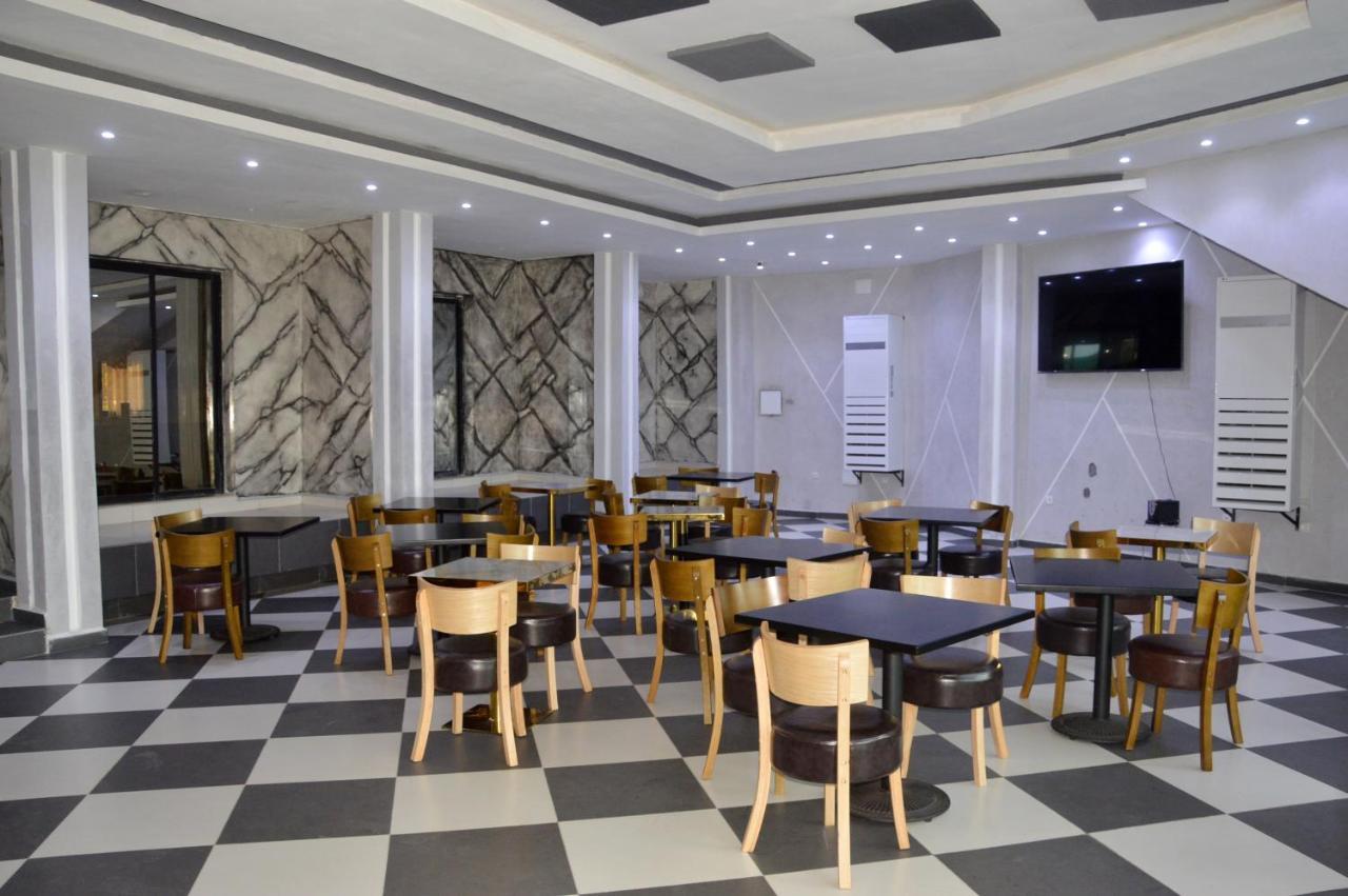 Hotel Vallee Des Princes Duala Zewnętrze zdjęcie