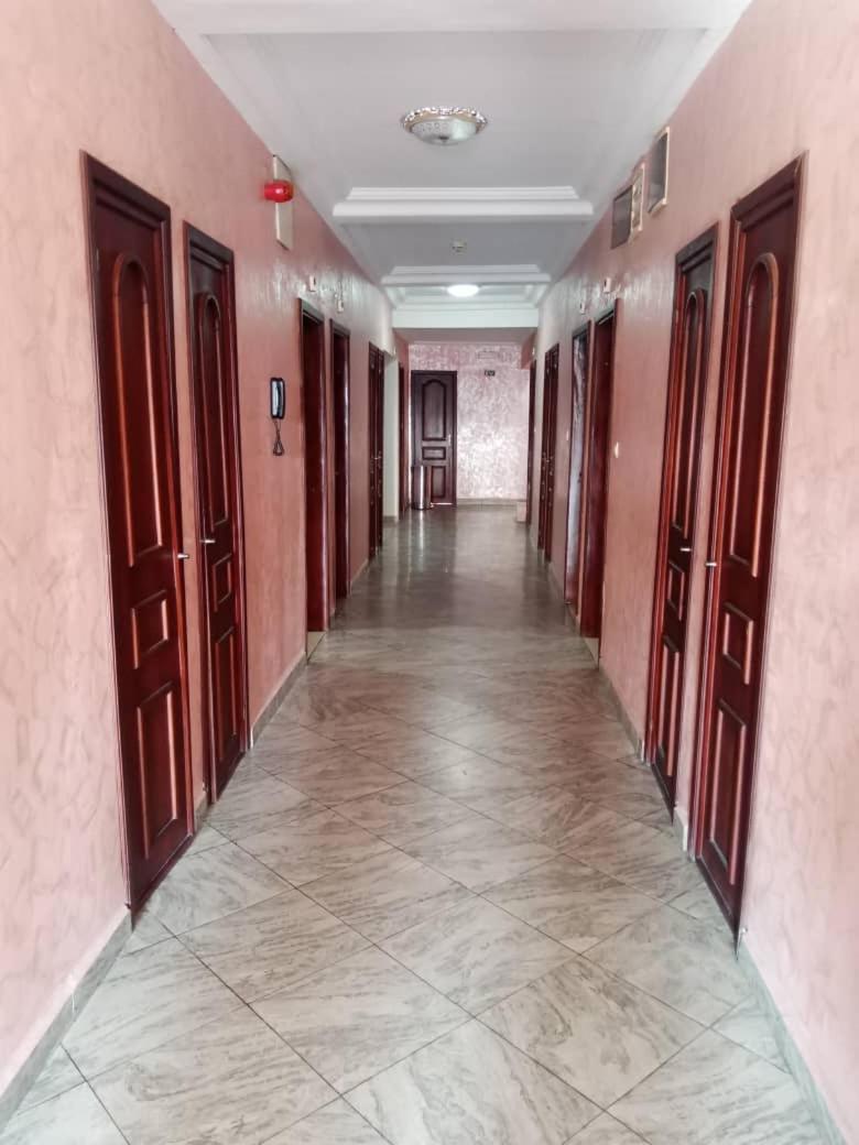 Hotel Vallee Des Princes Duala Zewnętrze zdjęcie