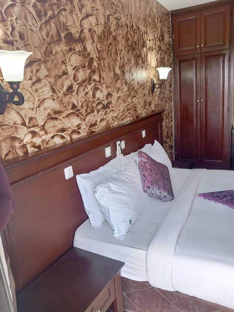 Hotel Vallee Des Princes Duala Zewnętrze zdjęcie
