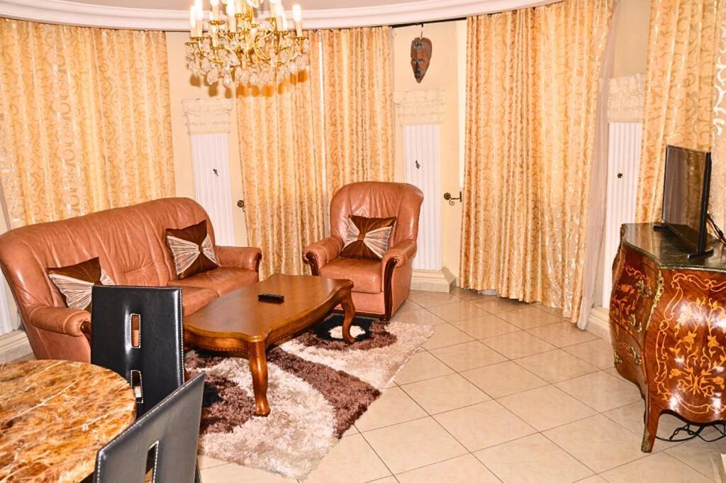 Hotel Vallee Des Princes Duala Zewnętrze zdjęcie